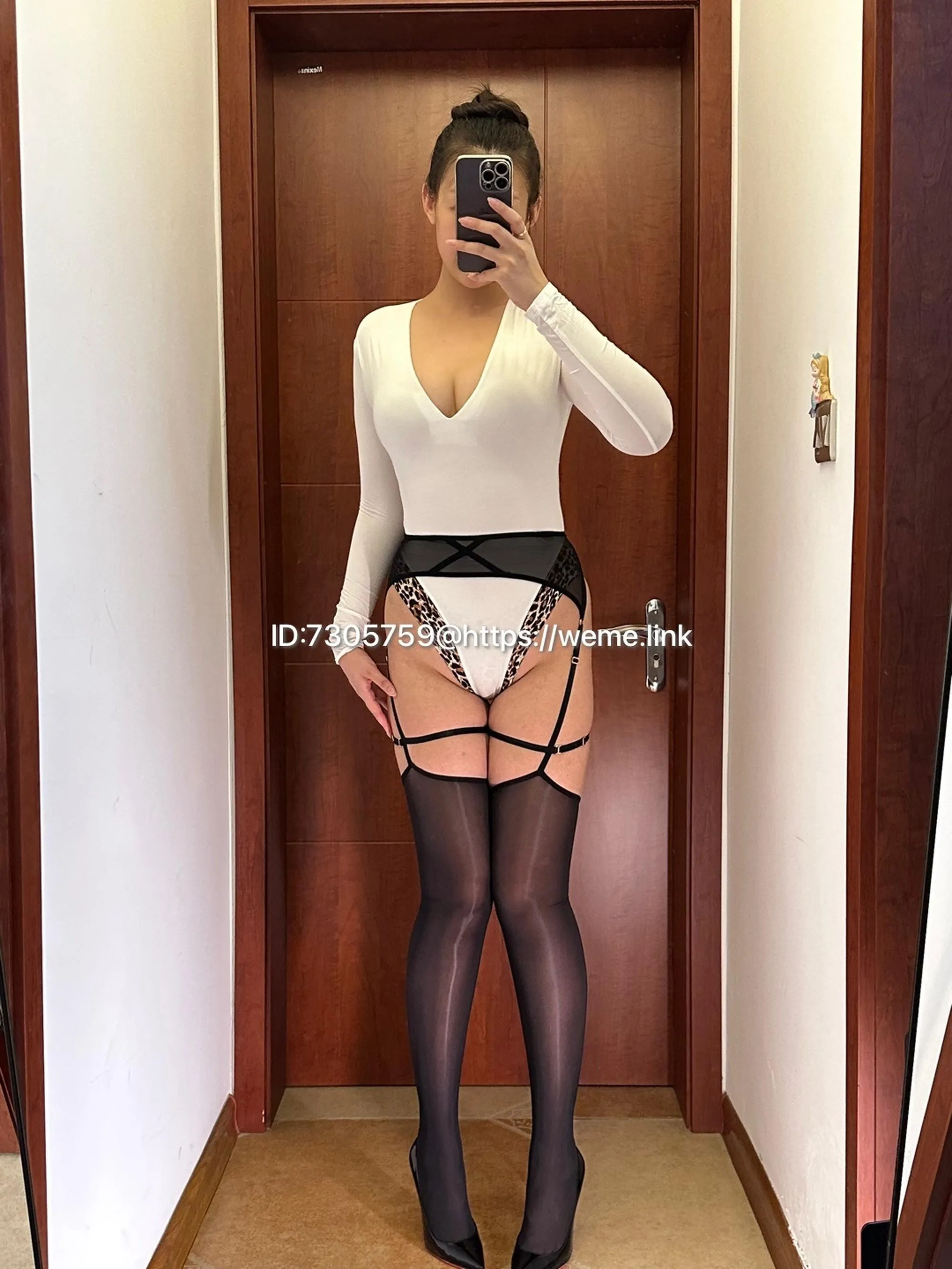 美邵女Baby – NO.011 勒肉黑丝 [60P]插图7